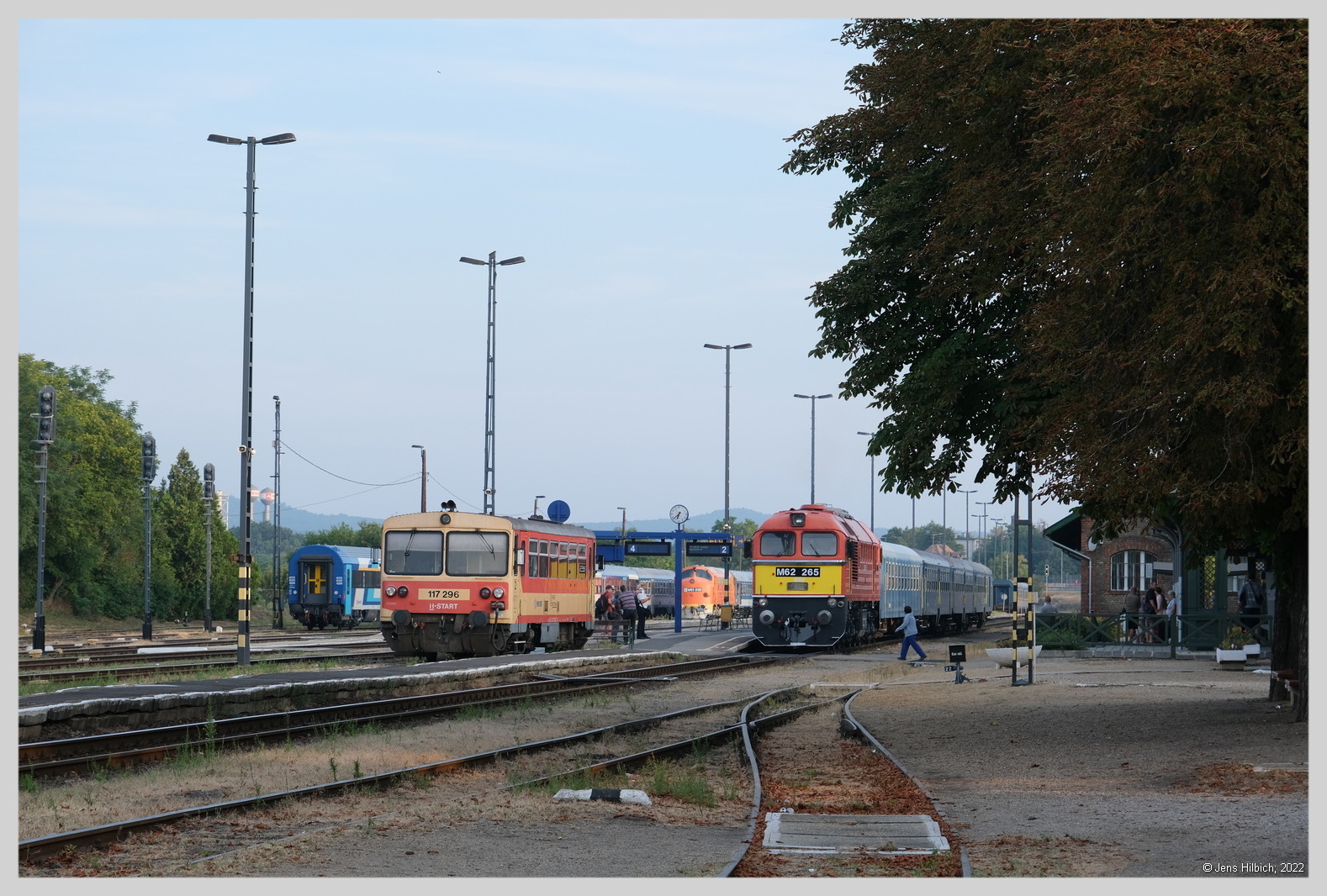 http://www.eisenbahn-und-mehr.de/Bilder/DSO/2022_CZ_HU/2022-08-14%2006-37-39%20-%20DSCF2660.JPG