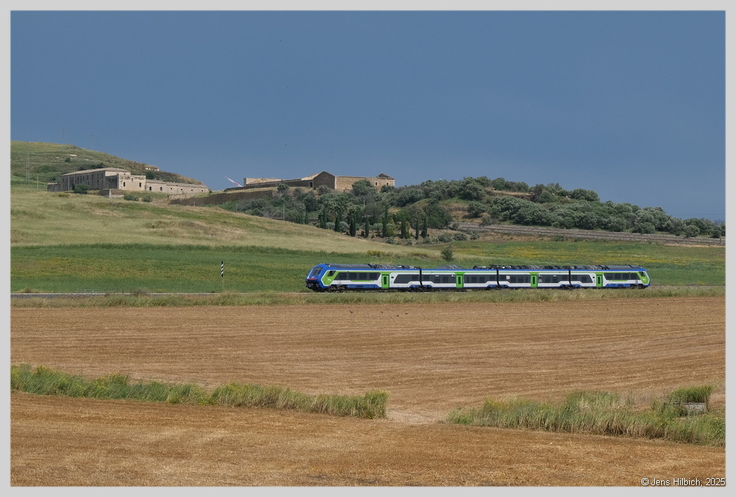 http://www.eisenbahn-und-mehr.de/Bilder/DSO/2025_Sizilien/2025-05-16%2015-36-59%20-%20DSCF2418.JPG