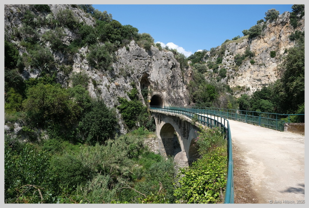 http://www.eisenbahn-und-mehr.de/Bilder/DSO/2025_Sizilien/2025-05-18%2015-07-51%20-%20DSCF2603.JPG
