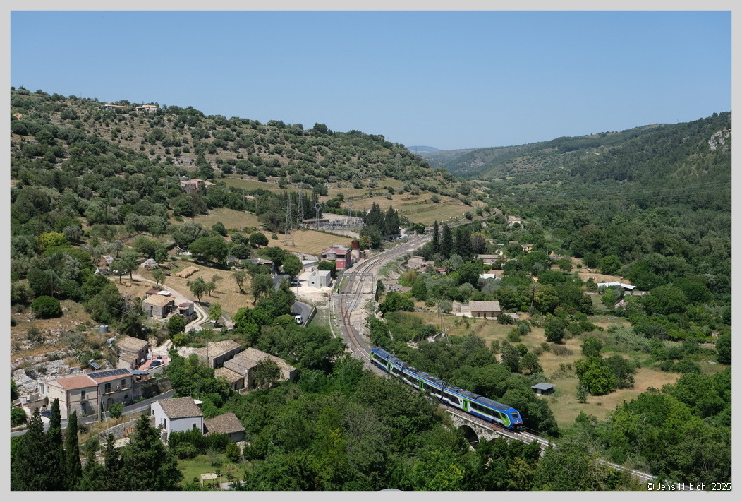http://www.eisenbahn-und-mehr.de/Bilder/DSO/2025_Sizilien/2025-05-19%2014-15-51%20-%20DSCF2693.JPG