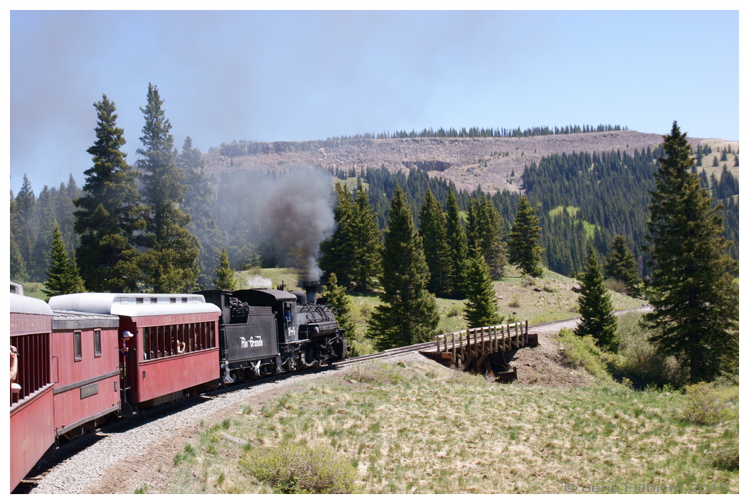 http://www.eisenbahn-und-mehr.de/Bilder/USA_Urlaub/2010/Tag18/2010-06-09%2011-11-53%20-%20DSC08207%20JH.jpg